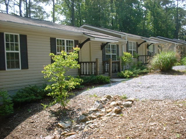 Building Photo - 1820 Lower Ridgewood Blvd