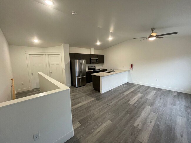 Foto del edificio - 2847 E Lakeview Rd