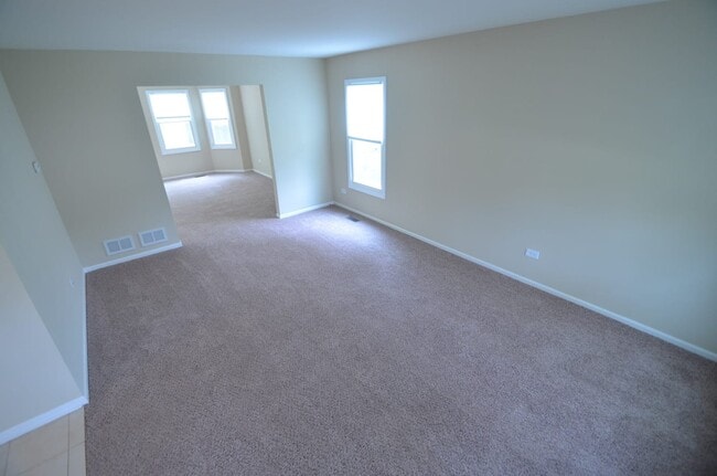 Building Photo - 5529 Barnwood Dr