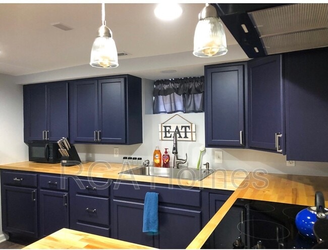 Building Photo - 3016 N New Jersey St