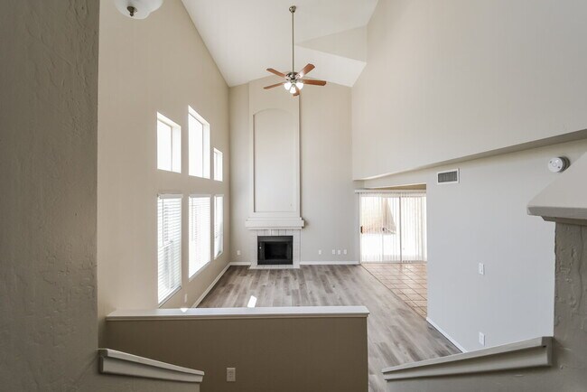 Foto del edificio - 2345 E Gelding Dr