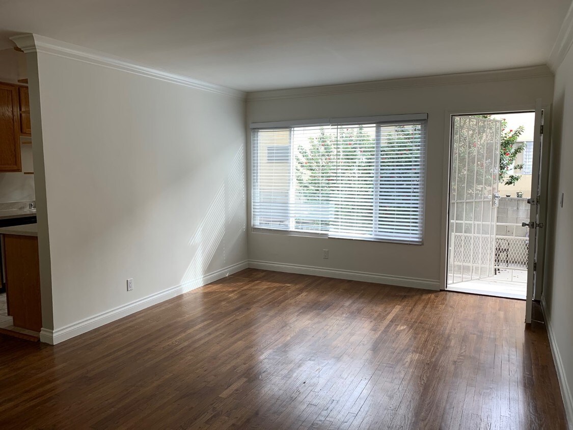 Foto principal - 3736 Inglewood Blvd