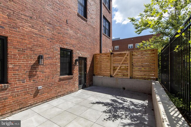Building Photo - 1813 35th St NW