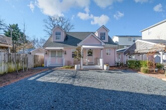 Building Photo - 1312 Cypress Ave