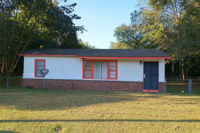 Building Photo - 2849 Leone Dr N