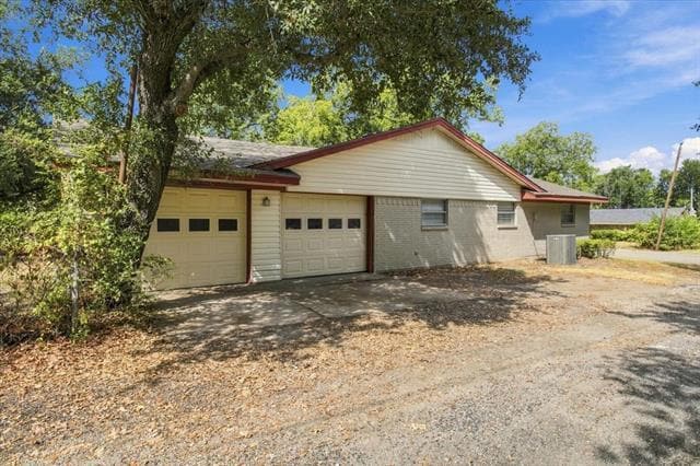 Building Photo - 1105 Northwood Dr