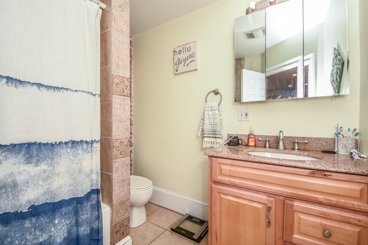 Foto principal - 431 Faneuil St