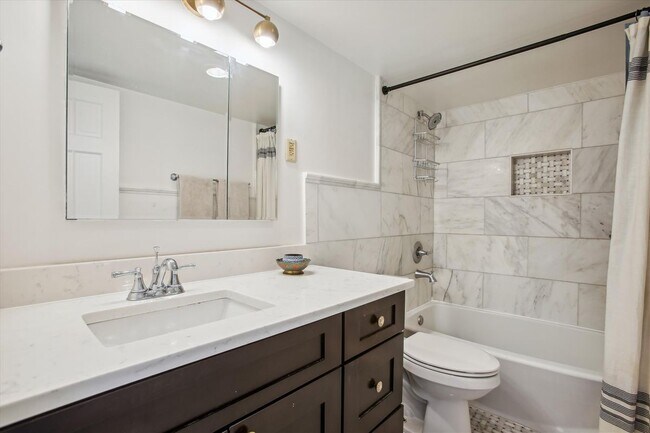 Building Photo - 801 N Pitt St