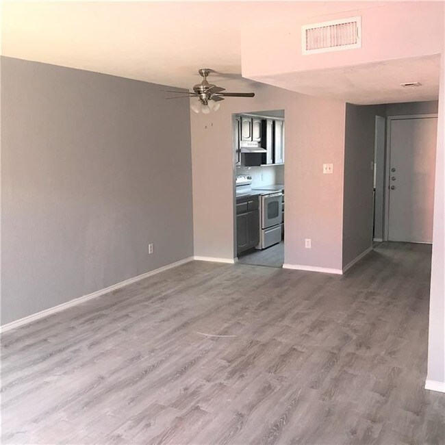 Building Photo - 7500 Chapin Rd