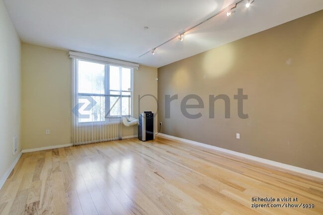 Building Photo - 5800 3rd St