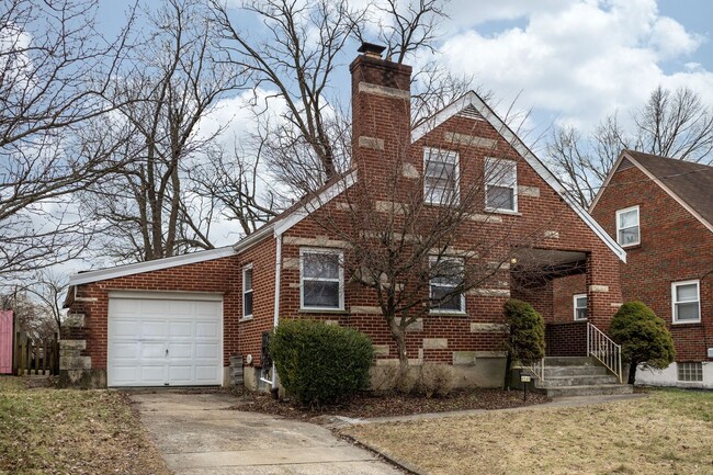 Building Photo - CHEVIOT - Meticulous 4 Bed 1.5 bath Brick ...