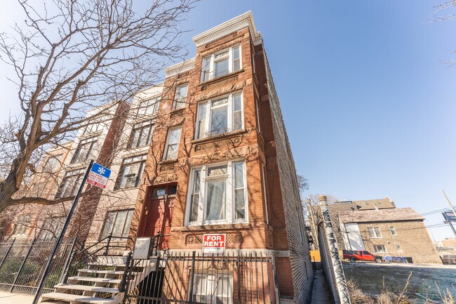 Building Photo - 1808 W Armitage Ave