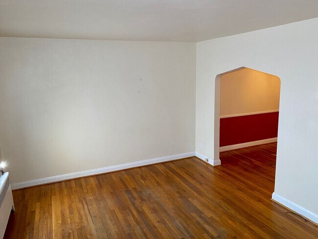 Foto del edificio - Charming 3 Bedroom Townhome ~ Roland Heigh...