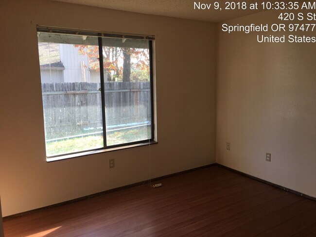 Foto del edificio - 3BR/2BA House/2-Car Garage in Springfield
