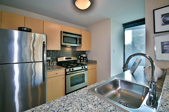 Photo - 228 N Columbus Dr Apartment