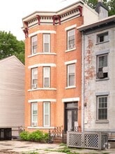 Building Photo - 175 Liberty St
