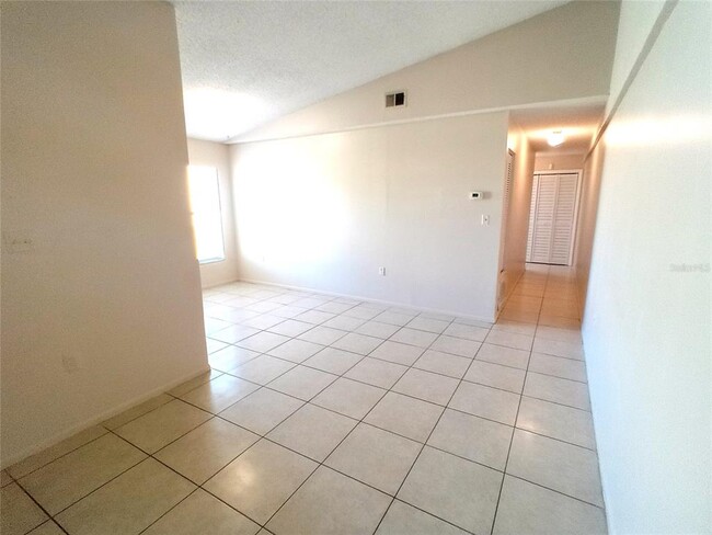 Building Photo - 2909 Hambleton Ave