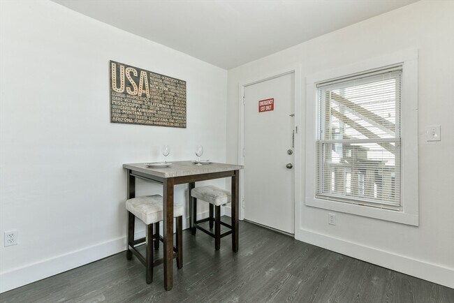 Foto del edificio - 158 Everett St