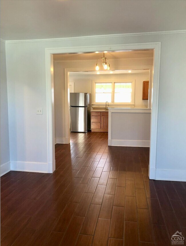 Building Photo - 539 State St