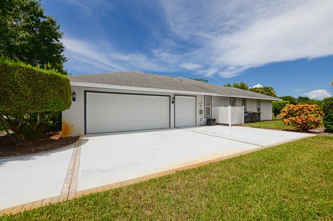 Foto del edificio - 4338 Gator Trace Cir