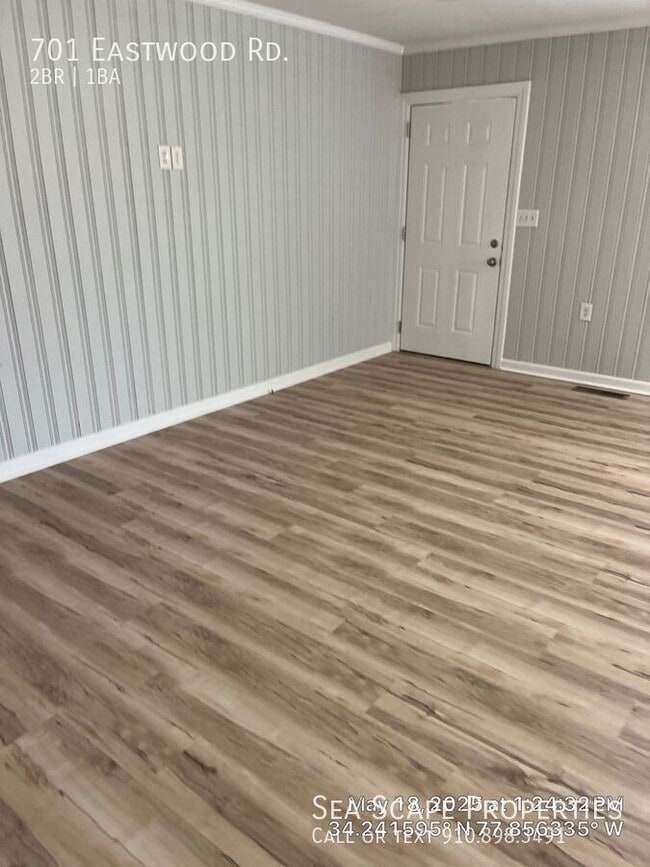 Building Photo - 701 Eastwood Rd