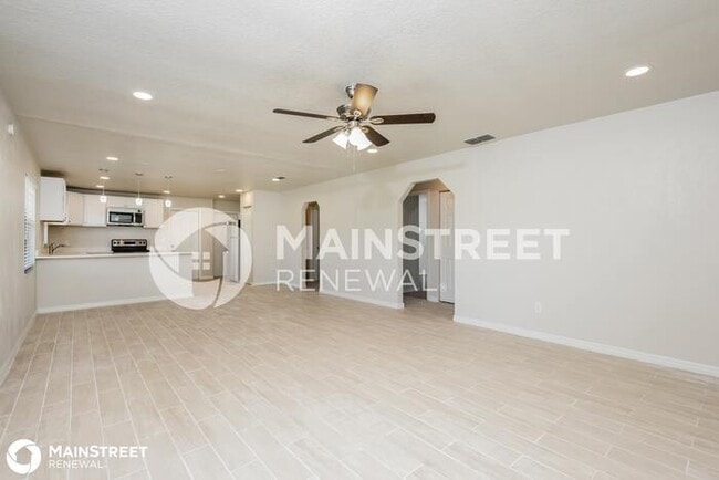 Building Photo - 1303 Travelers Palm Dr