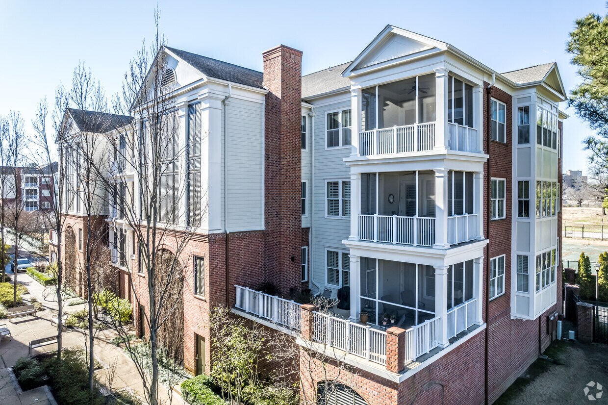 Building Photo - Lexington Condominiums