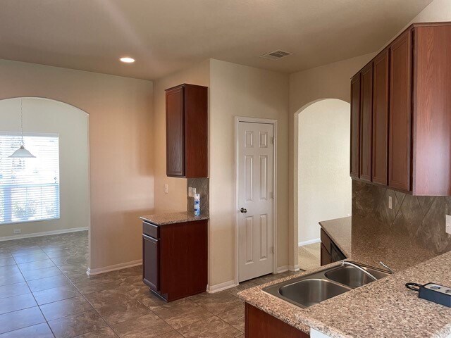 Foto del edificio - 12243 Claytons Park Ln