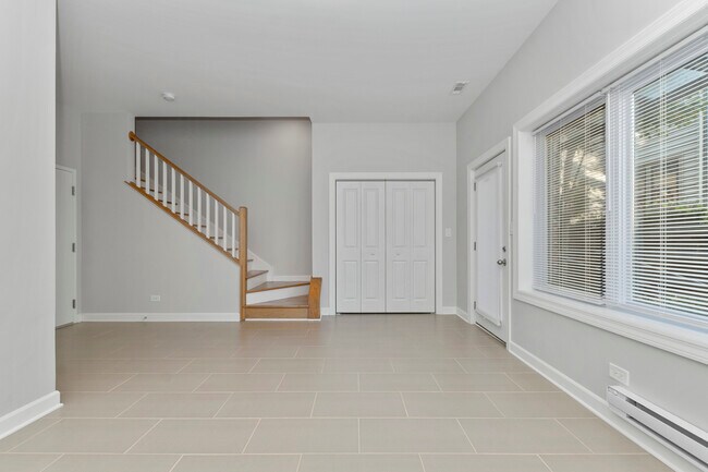 Building Photo - 1806 W Estes Ave