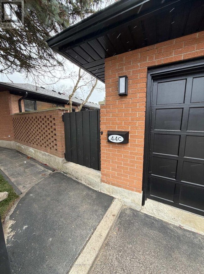 Building Photo - 44 Patterson Ave