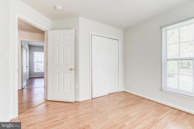 Foto del edificio - 18715-18715 Harmony Woods Ln