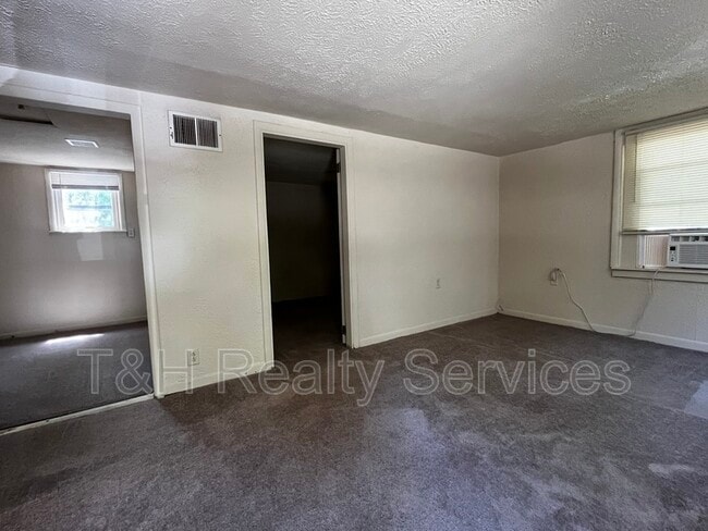 Foto del edificio - 2633 S Randolph St