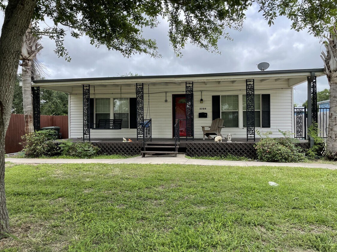Primary Photo - 3709 Dalraida Dr