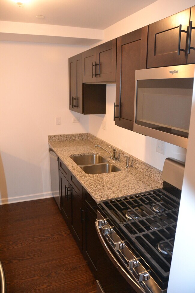 Building Photo - 891 Piper Ln