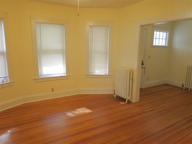 Building Photo - 5 Freeman St