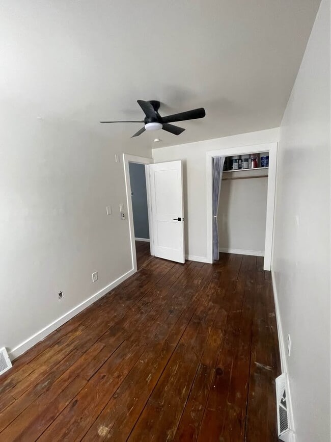 Building Photo - 401 W Hughitt St