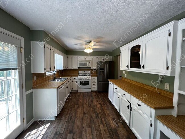 Building Photo - 1384 Belmont Ln