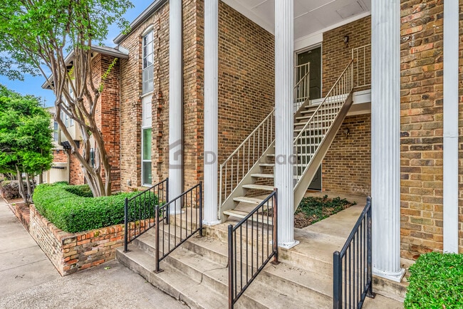 Building Photo - 15931 Stillwood St