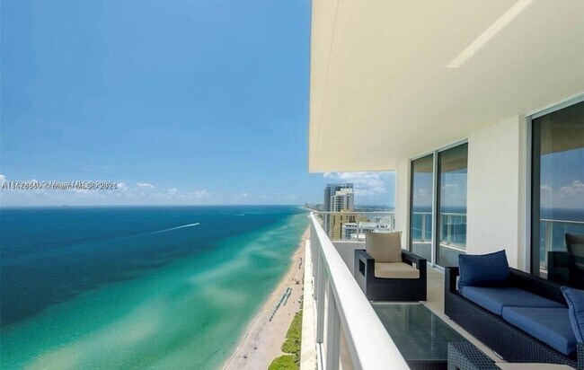 Foto del edificio - 16699 Collins Ave