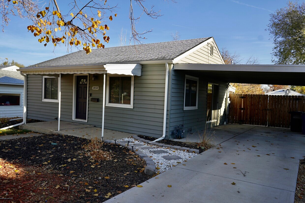 Foto principal - 1850 S Knox Ct
