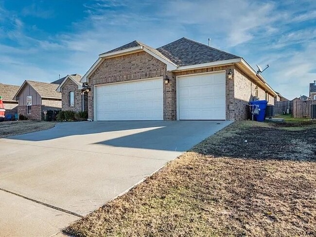 Foto del edificio - 1221 Pebble Pond Dr