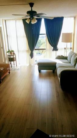 Foto del edificio - 1000 Parkview Dr