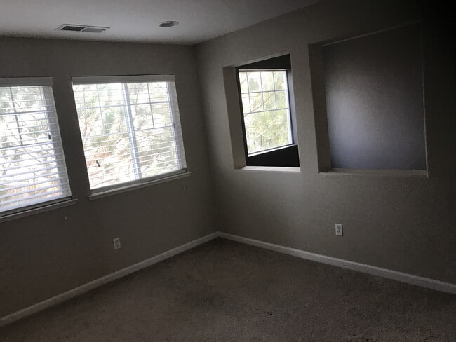 Building Photo - 6614 Panther Creek Dr