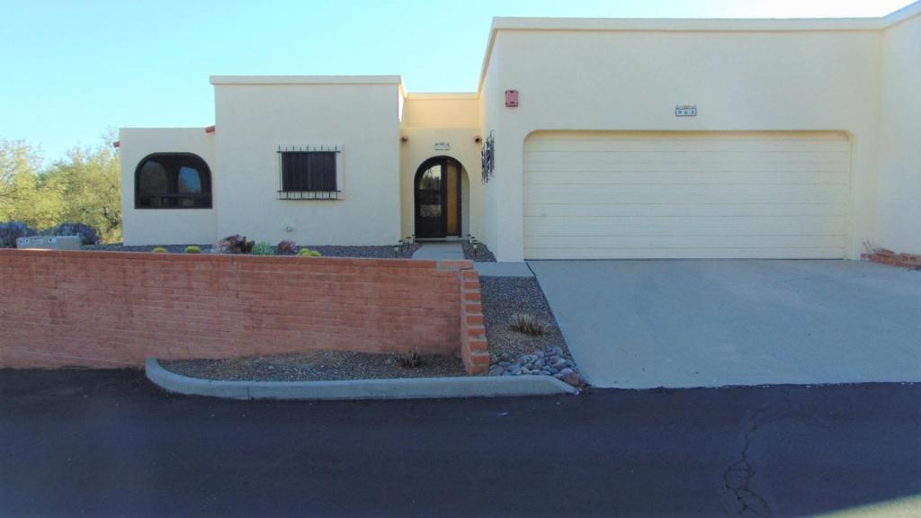 Primary Photo - 965 W Camino Guarina