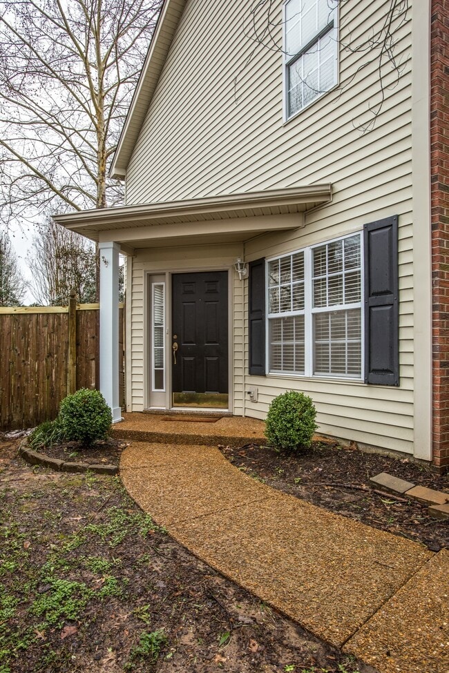 Building Photo - 7027 Penbrook Dr