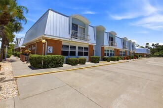 Building Photo - 22333 Edgewater Dr
