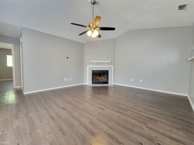 Building Photo - 2 br, 2 bath Duplex - 6304 Waddesdon Wood St