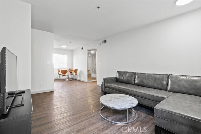 Foto del edificio - 112 N Primrose Ave