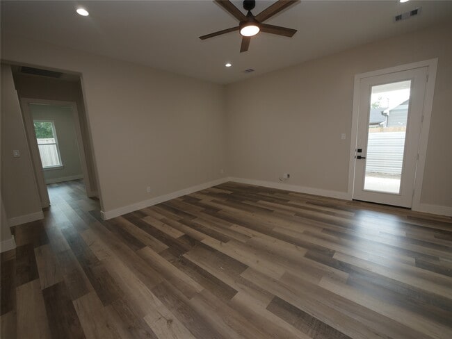 Building Photo - 7350 Cayton St