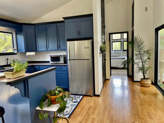 Foto del edificio - 608 Sparkes Rd